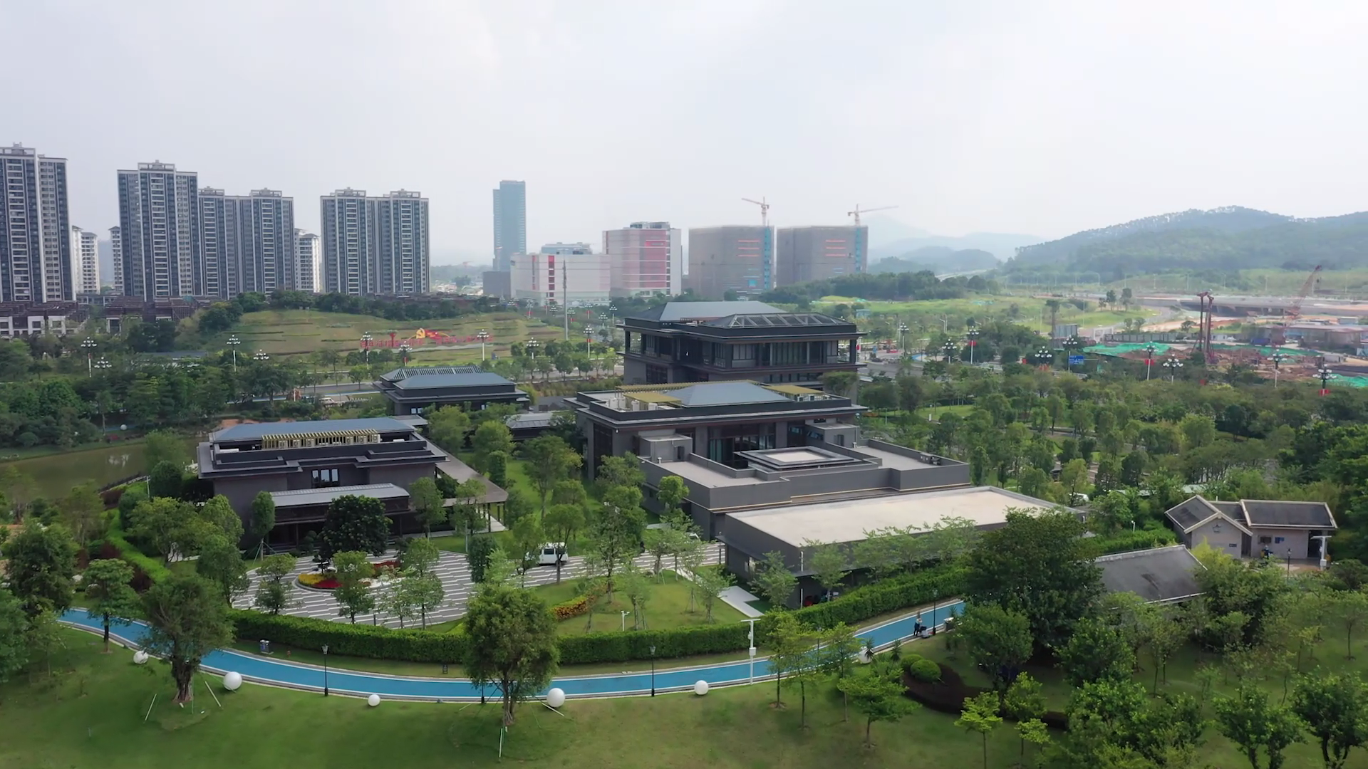 1689663033515280.png 国际合作交流中心.png