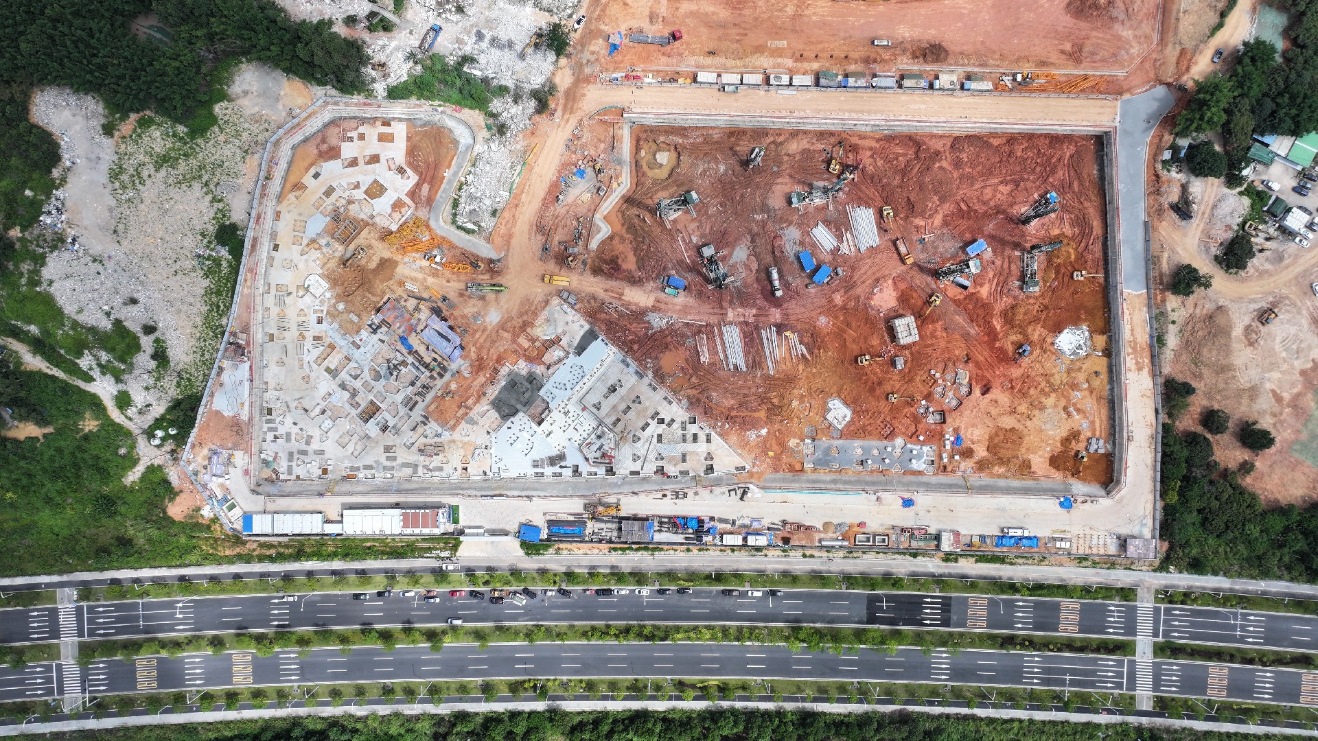 1750666067580953.jpg 5、项目建设现场照片.jpg